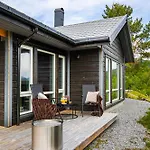 Moderne Pa Fjellsaetra Med Jacuzzi 別荘 *