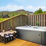 Moderne Pa Fjellsaetra Med Jacuzzi 別荘 *