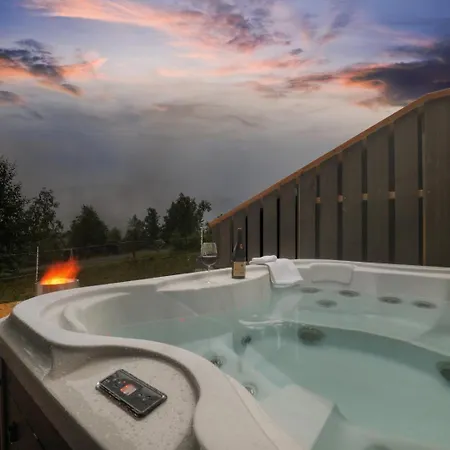 Nyaraló Moderne Pa Fjellsaetra Med Jacuzzi Sykkylven